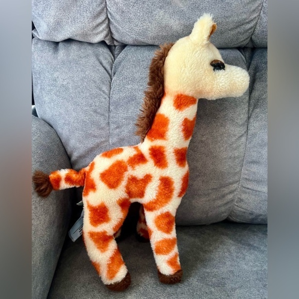 DAKIN & Company Vintage Authentic 1978 14 inch Giraffe Plush collectible